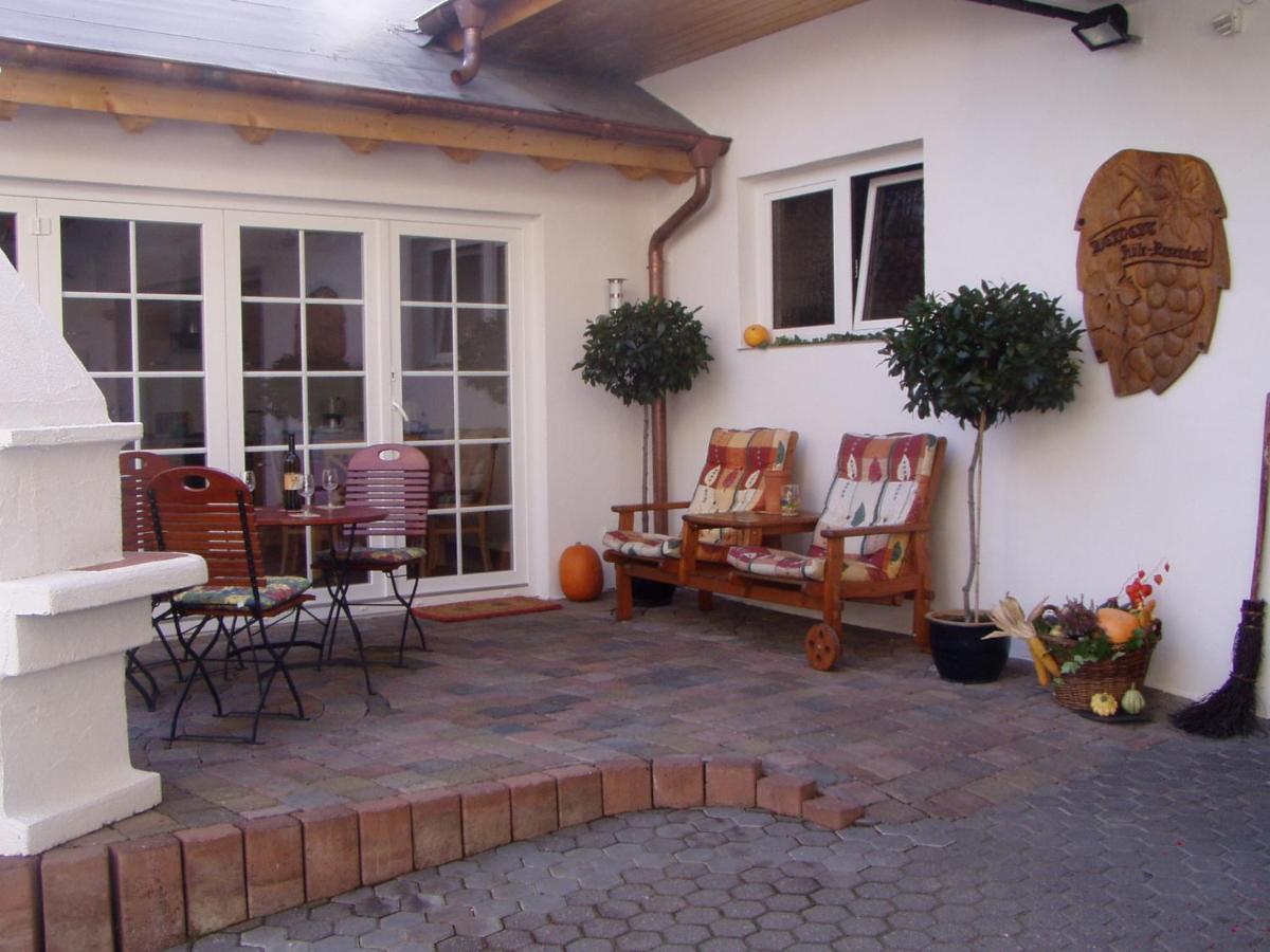 Wein Und Gaestehaus Huels Krov Exterior photo